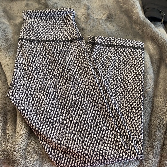 Lululemon leggings - Picture 3 of 6